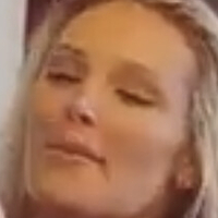Itsbyrddd Meztelen