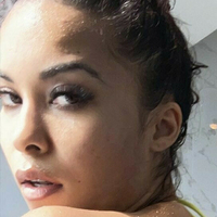 janellee.__ Meztelen