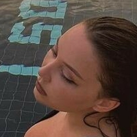 Julianna Meztelen