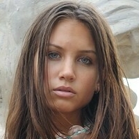 Kat B Art Meztelen