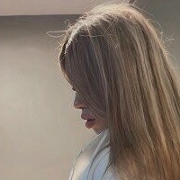 Kathy González Meztelen