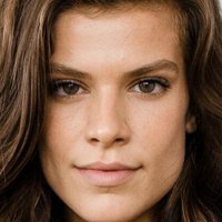 Kelley Missal Meztelen