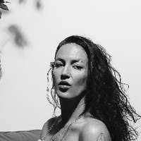 Kinnie Starr Meztelen