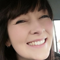 Kirsty Meztelen