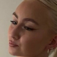 Lara-Charlottee Meztelen