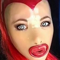 latex-lola Meztelen