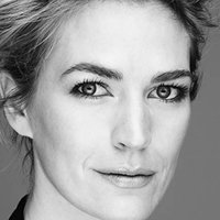 Laura Bach Meztelen