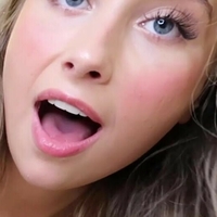 Lily Daisy Phillips Meztelen