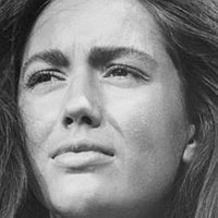 Linda Harrison Meztelen