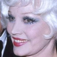 Liz Renay Meztelen