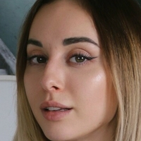 lola-aus Meztelen