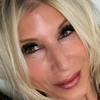 Lorraine Lewis Meztelen