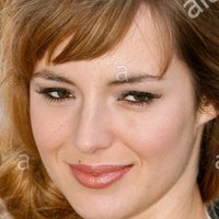 Louise Bourgoin Meztelen