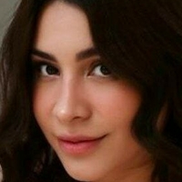 Machika Meztelen