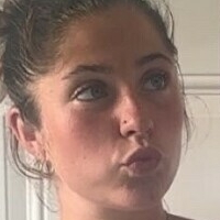 Mads Abigail Meztelen