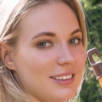 Maxine Meztelen
