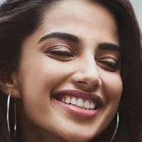 Meenakshii Chaudhary Meztelen