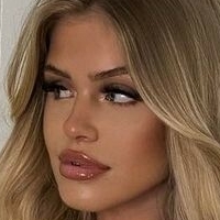 Melaniethrr Meztelen
