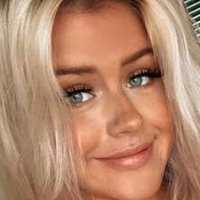 Mikki Marie Meztelen