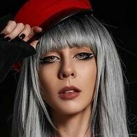mjanette Meztelen