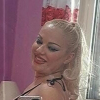 Monica Kant Meztelen