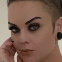Ms Gunn Meztelen