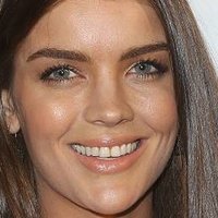 Natasha Barnard Meztelen