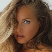 Nora Seguro Meztelen
