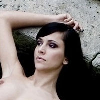 Nude In Public Meztelen