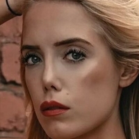 Pauline Sophie Meztelen