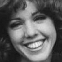Penelope Milford Meztelen