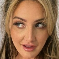 Pomponette Meztelen