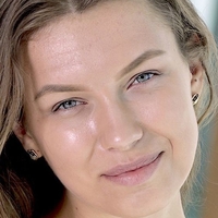 Regina Swift Meztelen