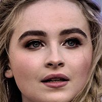 Sabrina Carpenter Meztelen