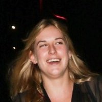 Scout Larue Willis Meztelen