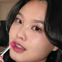 Seleena Her Meztelen