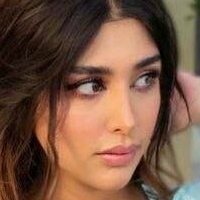 shiraziya Meztelen