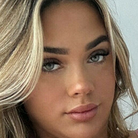 Skye Grey Meztelen