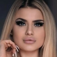 Skyla Golden Meztelen