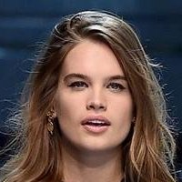 Stormi Henley Meztelen