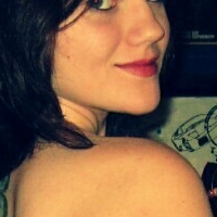 Syefly Meztelen