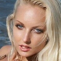 Veronika Simon Meztelen