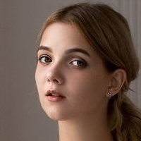 Victoria Meztelen
