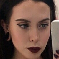 Violette Meztelen