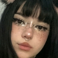 vivika Meztelen